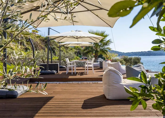 Olive Vista 1, Zatoglav, Rogoznica Podglavica